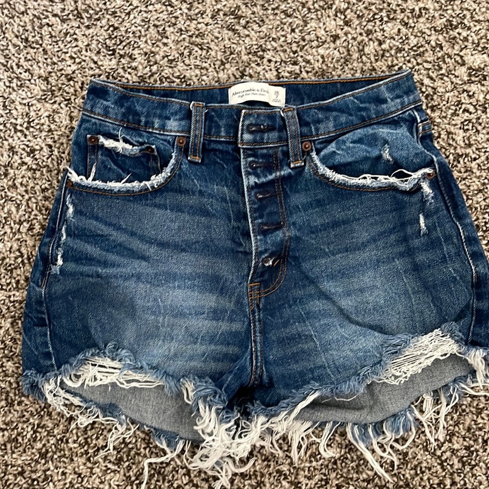 A&F Curve Love High Rise Mom Short size 2/26